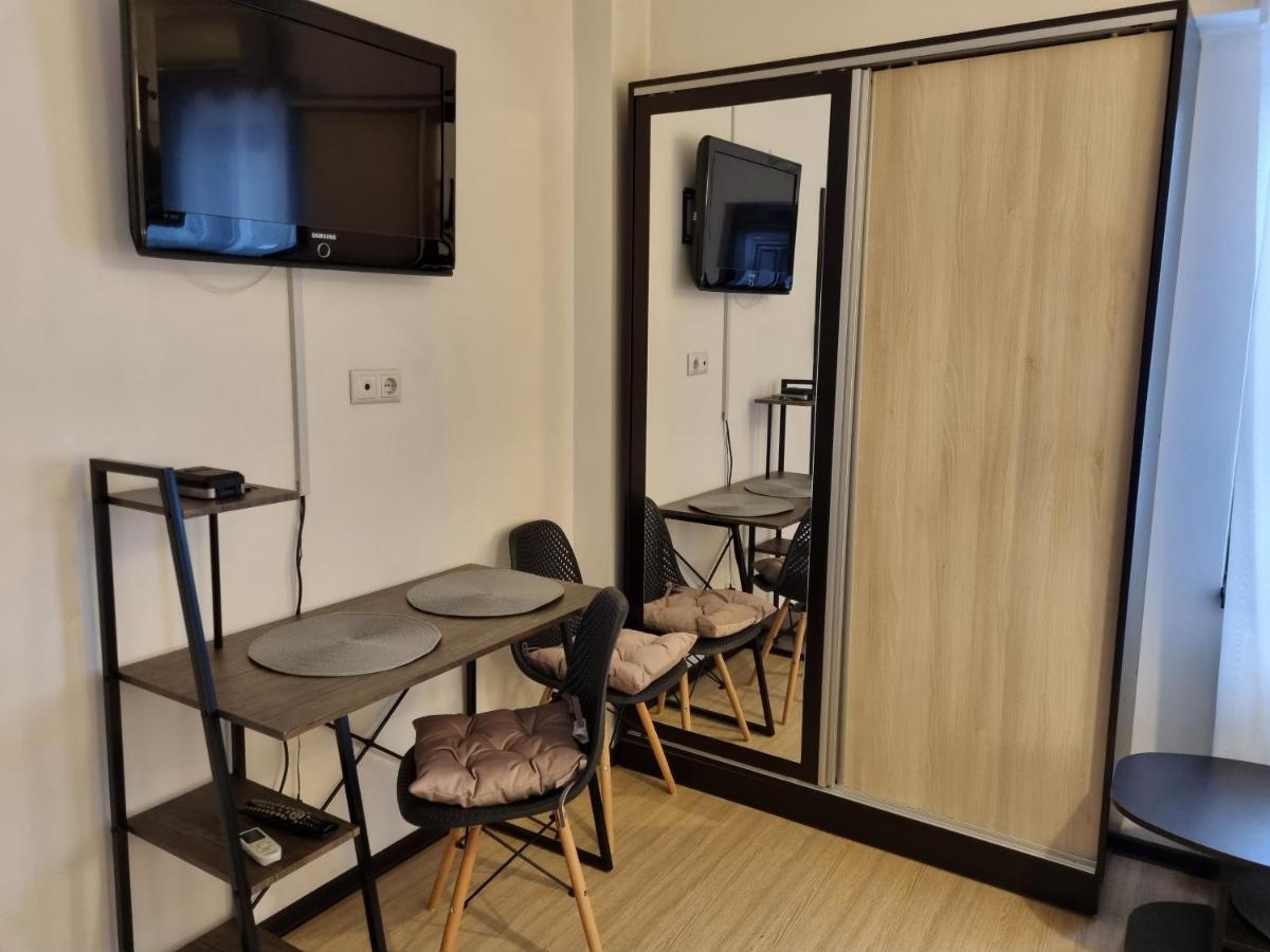 Central & Comfy, Peaceful Apt In ياش المظهر الخارجي الصورة